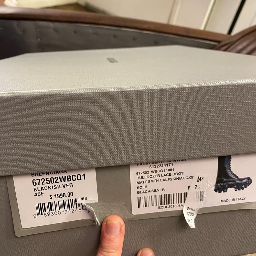BALENCIAGA BULLDOZER LACE-UP BOOT IN BLACK - Picture 12 of 13